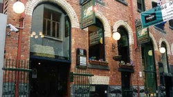 Pugg Mahones Irish Pub - Whitsundays Tourism 0