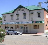 Mundijong Tavern - Victoria Tourism