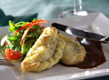 Mulligans Irish Restaurant - YWait Travel 0