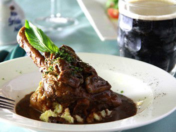 Mulligans Irish Restaurant - YWait Travel 1