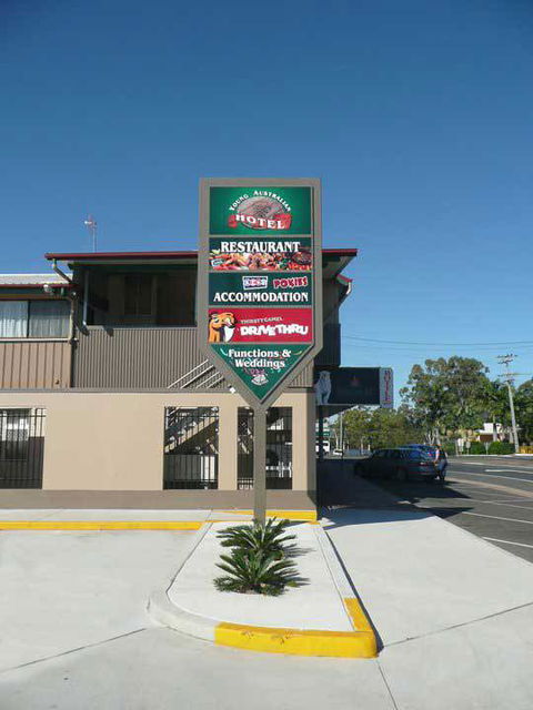 Young Australian Hotel - Holiday Sydney 1