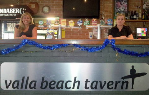 Valla Beach Tavern - WA Accommodation 0