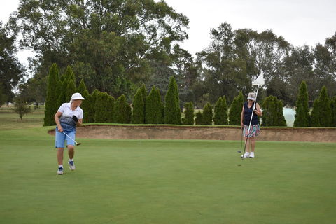 Howlong Golden Shoe Nine Hole Golf Tournament - Whitsundays Tourism 1
