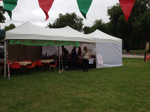 Macclesfield Strawberry Fete - NT Tourism 0