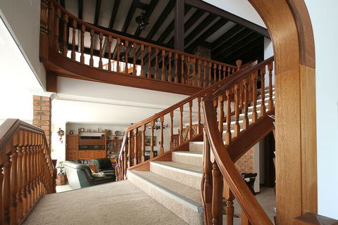 Chalet Swisse Spa - New South Wales Tourism  1
