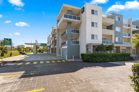 Quality Suites Pioneer Sands - Whitsundays Tourism 2