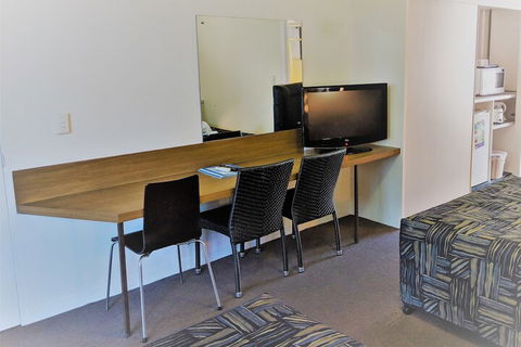 Miners Lodge Motor Inn - Kawana Tourism 5