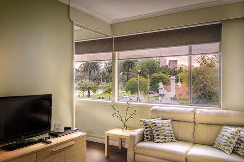 Birches Serviced Apartments - Holiday Melbourne 5