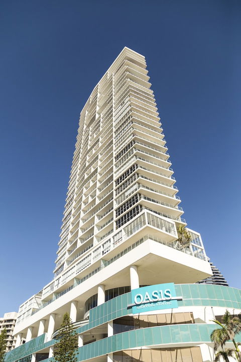 ULTIQA Air On Broadbeach - Byron Bay Accommodation 0