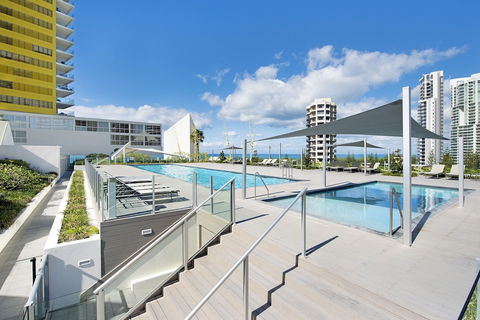 ULTIQA Air On Broadbeach - Byron Bay Accommodation 5