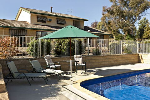 Hilltops Retreat Motor Inn - Tweed Heads Accommodation 2