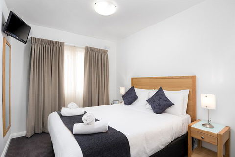 Fawkner Executive Suites & Serviced Apartments - Accommodation Yamba 7