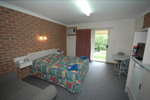 Burra Motor Inn - Accommodation Mount Tamborine 2
