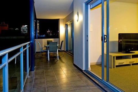 Verandah Apartments - YWait Travel 6