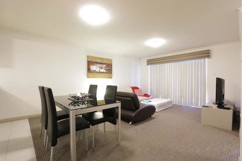 Verandah Apartments - YWait Travel 1