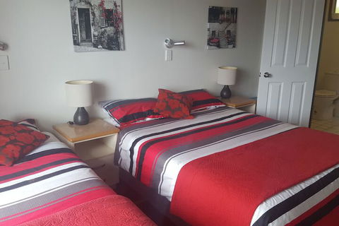 Coral Point Lodge - Accommodation Brisbane 6