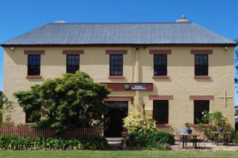 Schouten House - Accommodation QLD 4