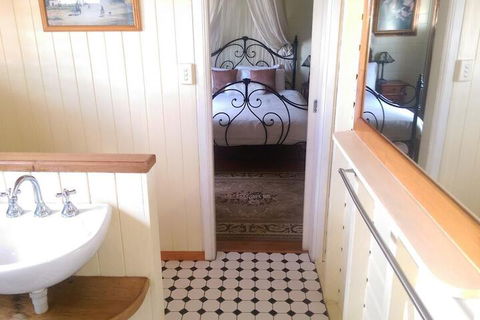 Classique Bed & Breakfast - Accommodation NSW 5