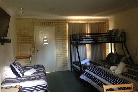 Country Rose Motel Warwick - Tourism Townsville 6