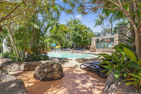 Ashmore Palms Holiday Village - Accommodation Newcastle 2