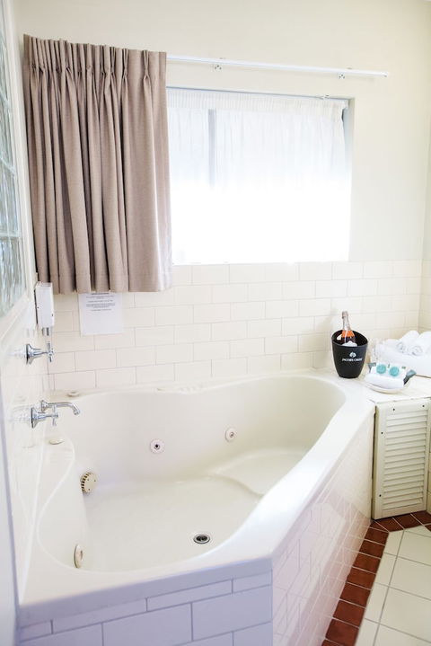 Comfort Inn & Suites Robertson Gardens - Byron Bay Accommodation 6
