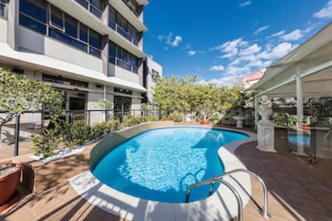 Travelodge Hotel Newcastle - Holiday Melbourne 0