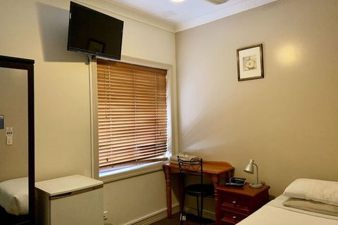 Ashfield Manor - Accommodation Broken Hill 7