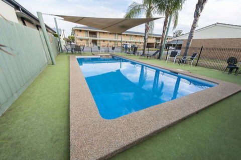 Garden City Motor Inn - Lightning Ridge Tourism 5