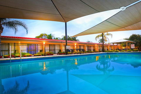 Comfort Inn Deakin Palms - Sunshine Coast Guide 6