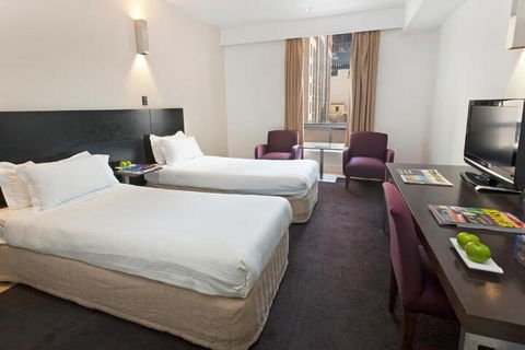 Hotel Causeway - Holiday Melbourne 3