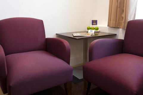 Hotel Causeway - Holiday Melbourne 4