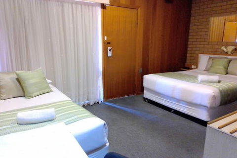 Country Home Motor Inn - Broome Tourism 4