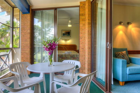 Vacation Village - Whitsundays Tourism 4