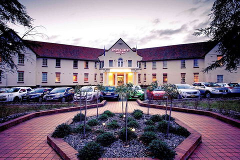 Mercure Canberra - Holiday Melbourne 5