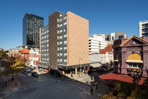 Pensione Hotel Perth - Victoria Tourism 3