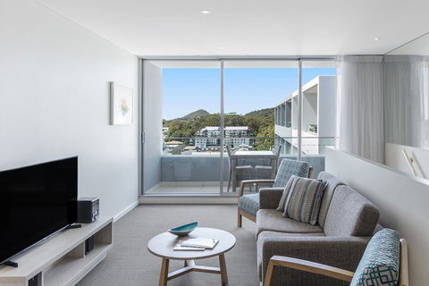 Oaks Nelson Bay Lure Suites - NT Tourism 4