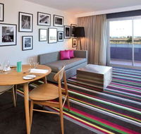 Mercure Melbourne Treasury Gardens - Sunshine Coast Tourism