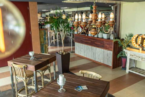 Mullaloo Beach Hotel & Apartments - VIC Tourism 1