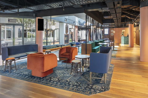 Amora Hotel Riverwalk Melbourne - YWait Travel 6