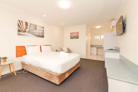 Bass & Flinders Motor Inn - Surfers Gold Coast 0