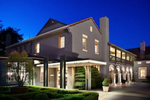 Peppers Mineral Springs Hotel - Holiday Melbourne 0