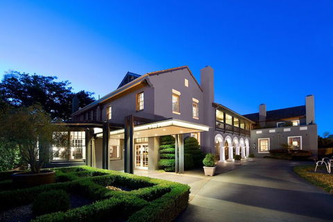 Peppers Mineral Springs Hotel - Holiday Melbourne 4
