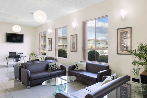 Central Motel & Apartments Signature Collection - Whitsundays Tourism 4