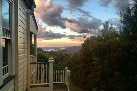 Moments Mountain Retreat - Lightning Ridge Tourism 5