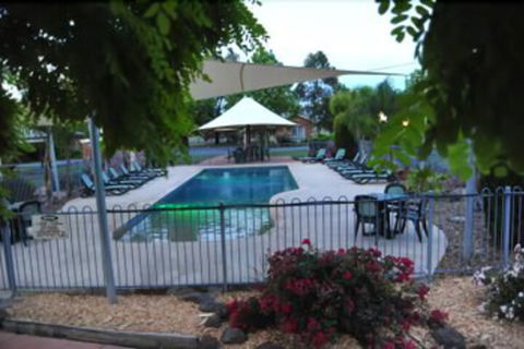 Riverview Resort - Lightning Ridge Tourism 3