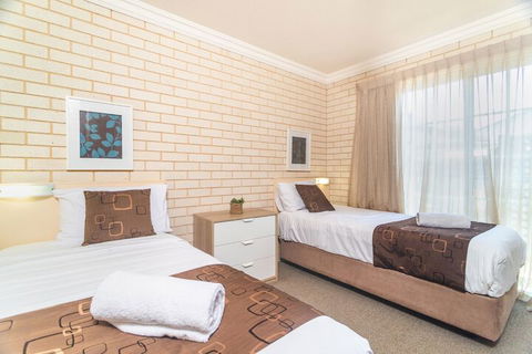 Santa Fe Motel & Holiday Units - Accommodation QLD 6