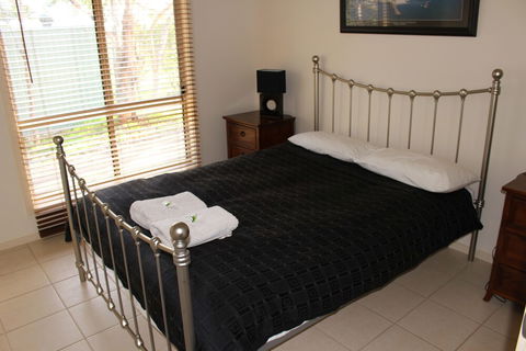 Allusion Wines Cottages - Holiday Melbourne 4