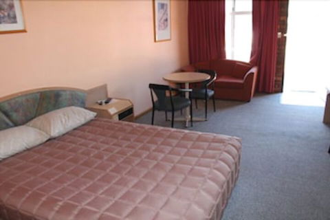 Nandewar Motor Inn - Victoria Tourism 5