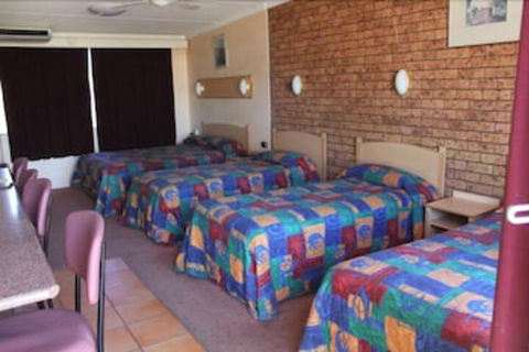 Nandewar Motor Inn - Victoria Tourism 3