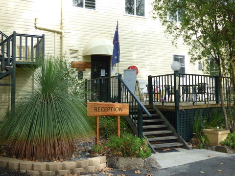 Tenterfield Lodge And Caravan Park - Holiday Melbourne 1